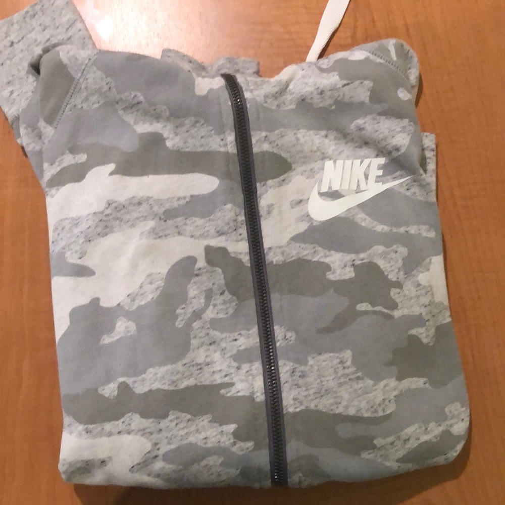 Nike grey camo zip up! Great condition.